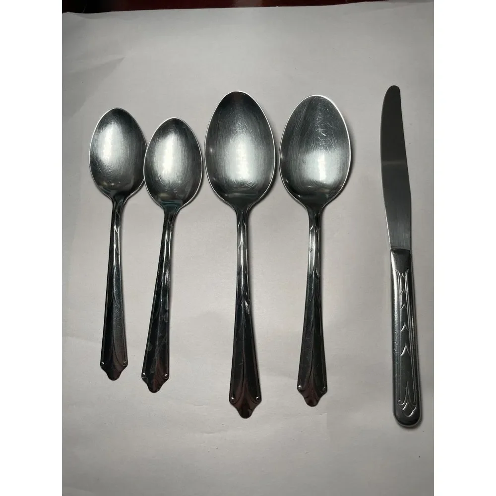 5 pieces of Flatware - Kenilworth (Stainless) By Ekco Silver‎ (Replacements)